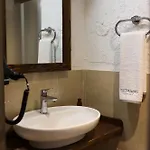 Marin Hotel *