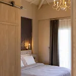 Marin Hotel *
