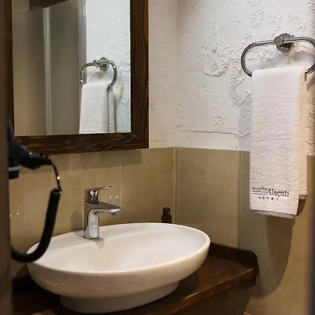 Marin Hotel *